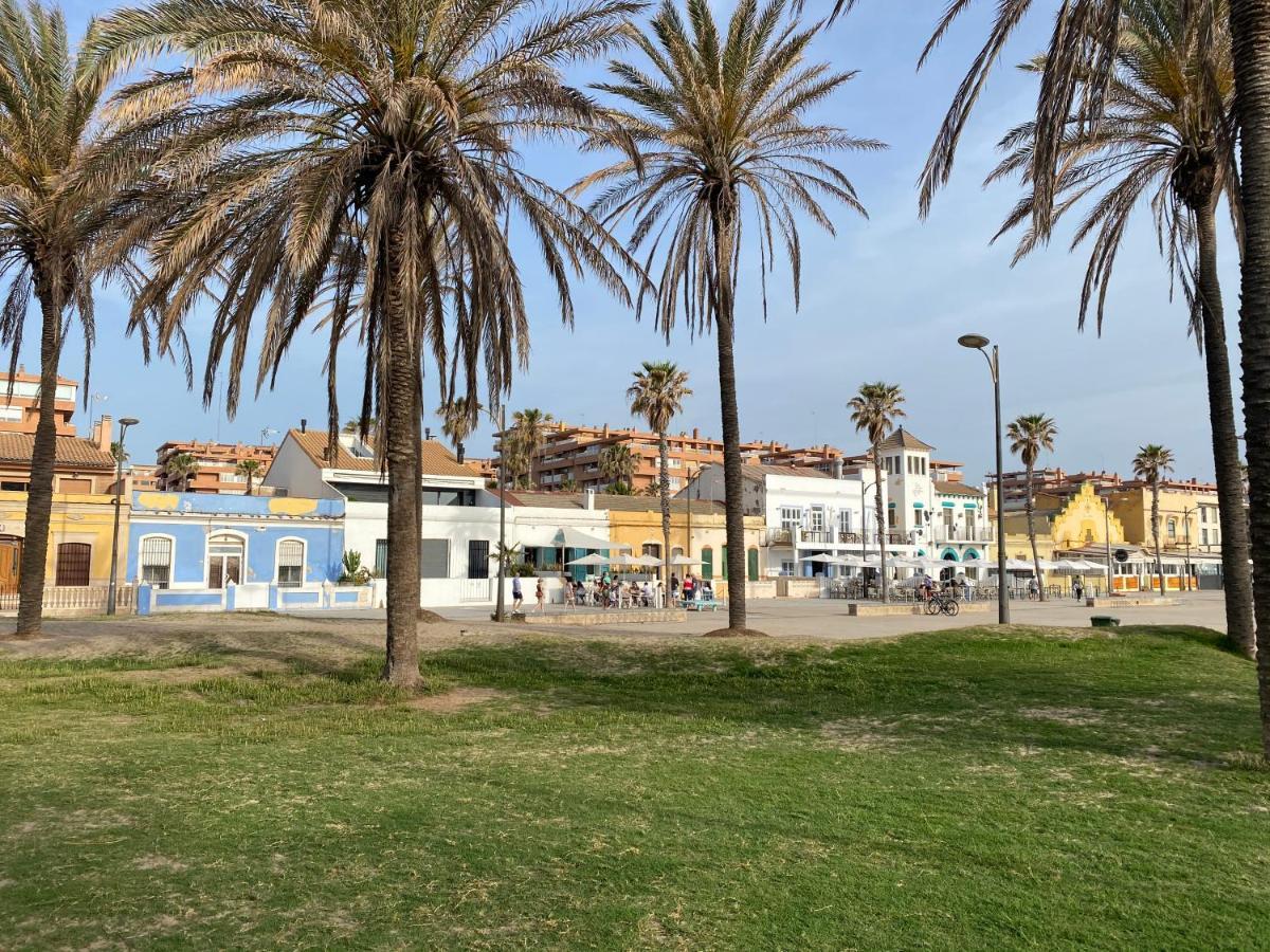 Alojamiento En Primera Linea De Playa Con Wifi Apartment Valencia Bagian luar foto